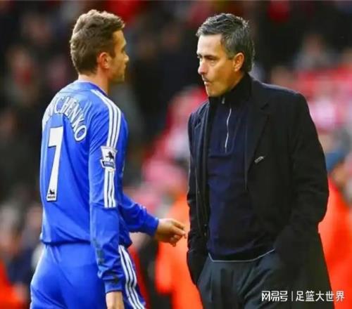 强硬如穆里尼奥，却被老板数次强塞巨星，间接影响足坛格局