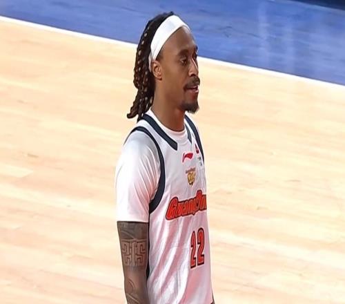 广东8082新疆！球员评分：4人满分，2人良好，4人不合格