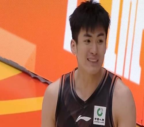 CBA山东男篮逆转江苏，新外援首秀8分，珀赛尔37分陈林坚立功