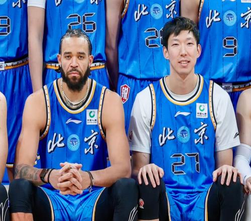 北京送四川24连败！周琦4中4砍11+7麦基首秀12+6+3连秀单臂暴扣