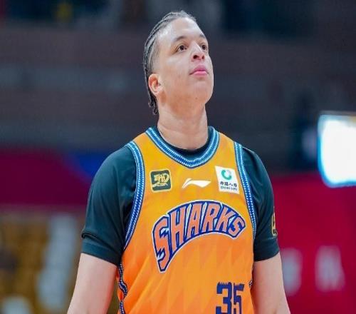 上海双杀北控成20胜第2队洛夫顿24+10豪斯首秀21+6+6+5