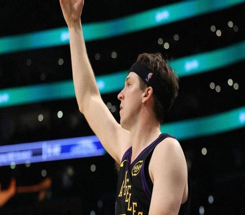 太强！东契奇里夫斯合砍62分，湖人升西部第4！詹姆斯成短板