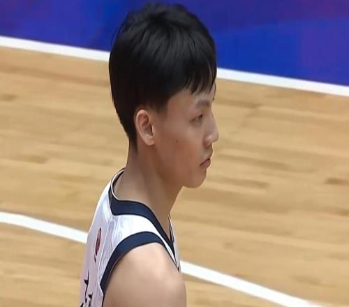 气势如虹！广东完美压制新疆，胡明轩三分建功，麦考尔首秀满分