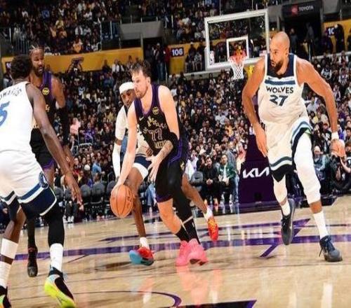 东契奇31+11+11里夫斯31分湖人主场轻取森林狼