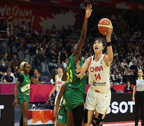 又美又能打！李月汝归来轰21+11，中国女篮三大中锋闪耀无解