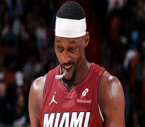 阿德巴约43次罚球惹争议名记：可能是他超越了科比的原因