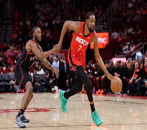 轻轻松松拿下了全场最高分，杜兰特的表现直接影响了火箭的竞争力