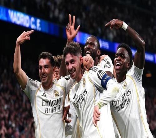 皇马30痛击曼城！主帅狂吹巴尔韦德：当代华尼托！完美的皇马人