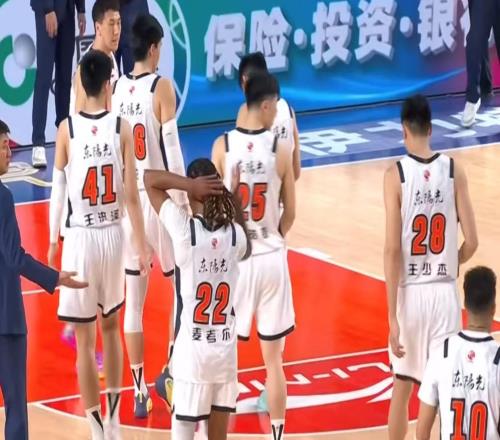 一箭双雕！广东队“战略性”输给新疆男篮，杜锋想要做掉辽宁