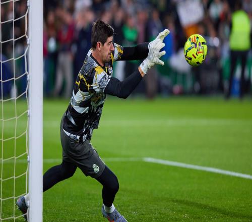 欧冠爆冷夜！英超泡沫破灭，阿森纳平5队输球，种子队仅拜仁取胜