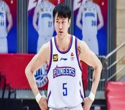 CBA最励志之人历经2次赛季报销失意天才仍能当大腿