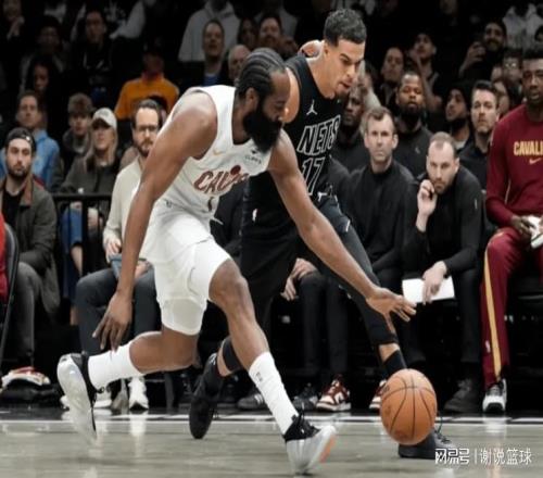 争议吹罚让哈登里程悲，13+10中锋不可或缺，对手两副将改变战局