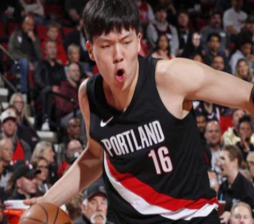 夏联小约基奇美媒建议公牛交易杨瀚森：两因素或让开拓者放弃他