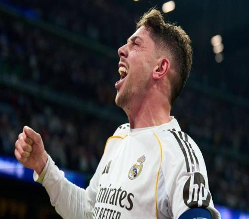 库尔图瓦封神熊皇失点，巴尔韦德戴帽比肩梅西，皇马30大胜曼城