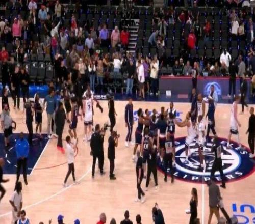 有点暖心！快船赛后爆发冲突，竟然因为这个....