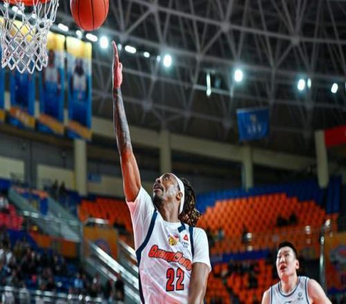 广东遭18分逆转被打回原形！更换外援成唯一出路，杜锋该认清现实