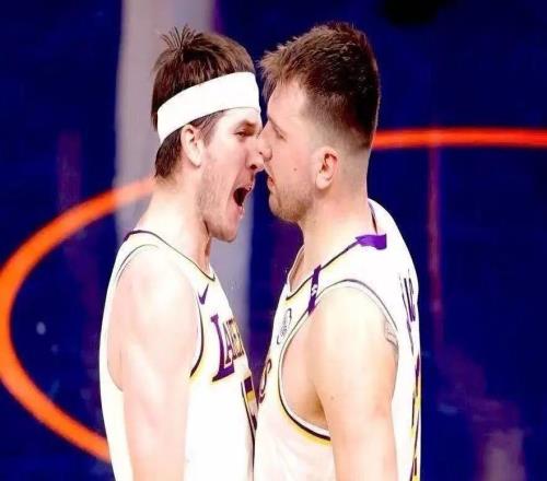 什么湖人要给落选秀2.4亿合同！！