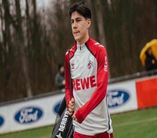 记者：科隆将买断18岁小将查韦斯，拜仁2027和2028年有回购权