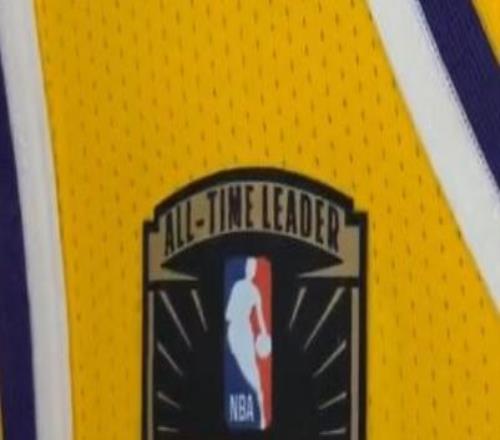 迎来复出，詹姆斯今日球衣补丁上刺有“历史第一进球数保持者”