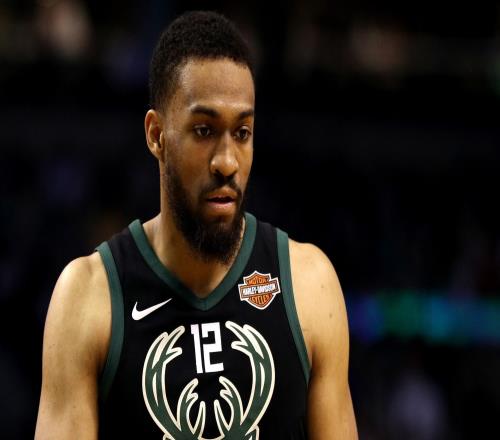 记者：北控曾接近签下贾巴里帕克，但因合同非保障未能成行