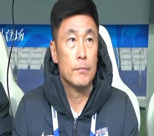 昔日国足希望星一场比赛低迷就被主帅拿下直接进不了中超大名单