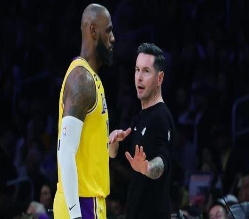 雷迪克：詹姆斯清楚东契奇&里夫斯的重要性他愿尽一切可能赢球