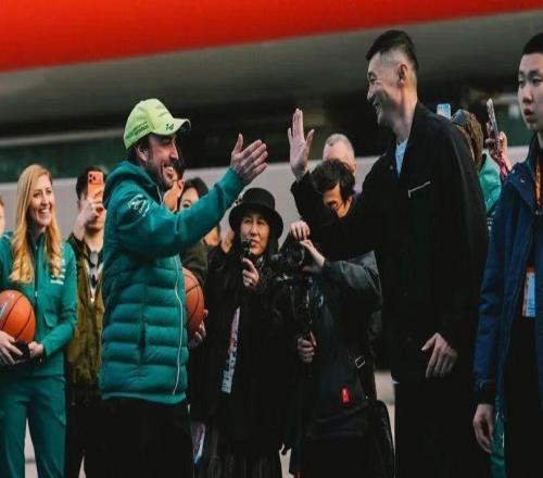 上海男篮的传奇球员，再度现身！