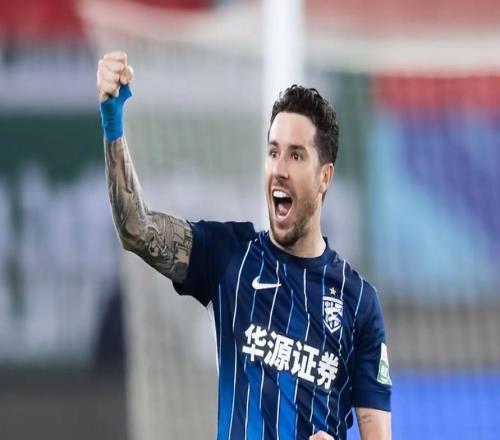 武汉三镇194天首胜！队史首胜大连英博，标王世界波，连破4魔咒