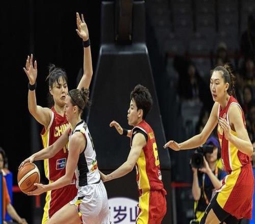 前瞻中国女篮迎战小组最弱对手，要帮韩旭、李月汝找状态