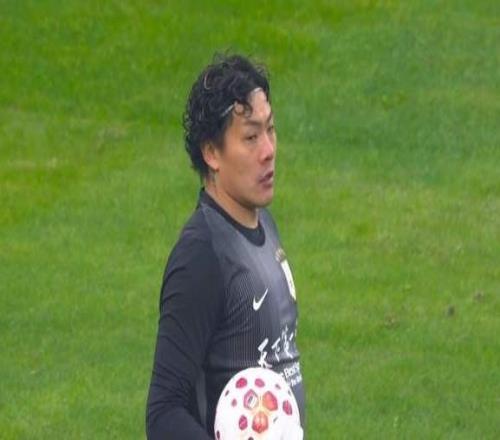 国安只高兴了2分钟，韩鹏换人险酿大错泰山换个后腰势头可争冠