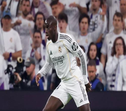 皇马官方：后卫费兰门迪右腿股二头肌受伤