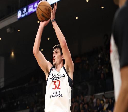 有效限制了杨瀚森！快船二队内线新秀在防守端的进步非常明显