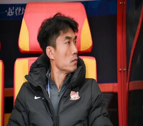 趁你病要你命上港本轮拒绝爆冷将击败青岛西海岸，斩获赛季首胜