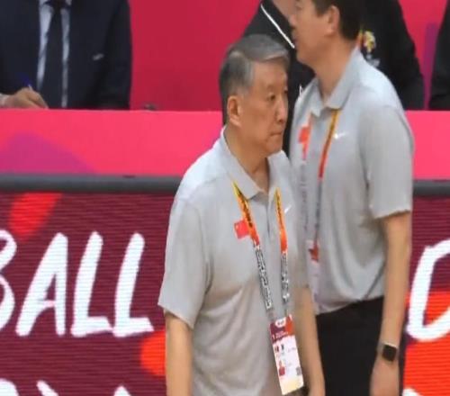 女篮胜南苏丹！宫鲁鸣淡定，张子宇搂王思雨，张曼曼陈玉婕总结！