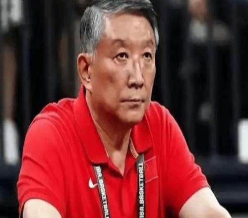 主动辞职女篮宫鲁鸣发声，耐人寻味，篮协回应，媒体人怒了