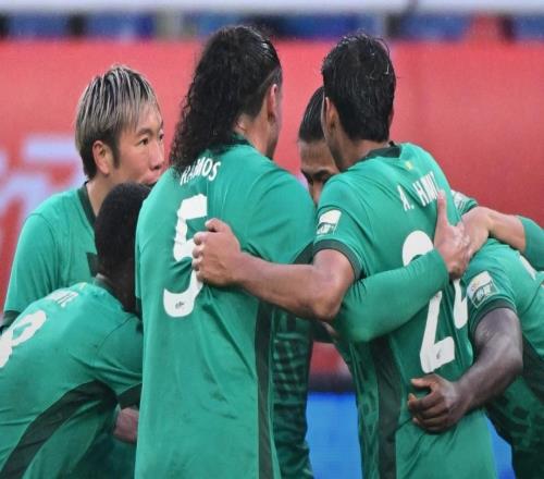 战报张玉宁破门北京国安12山东泰山