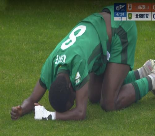再胜国安！10年不胜魔咒，中超大战：克雷桑造2球，泰山第1支清0