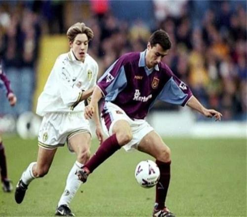 自毁诺言投奔曼联，还能赢得利物浦球迷的掌声，大英悍将是真汉子