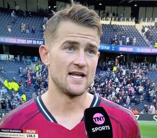 德里赫特恐赛季提前报销！曼联续约马奎尔成定局，恐被迫再买中卫