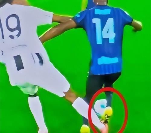 明目张胆黑国米，蓝黑军团遭遇各种不公判罚