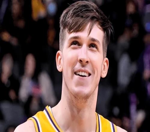 绝杀掘金！雷迪克爆赞2功臣，詹姆斯展望六连客，东契奇归结团队