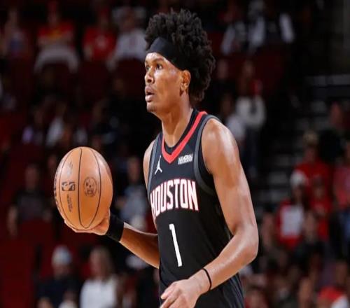 申京没有出场，结果火箭后场新星打出了准三双的亮眼数据