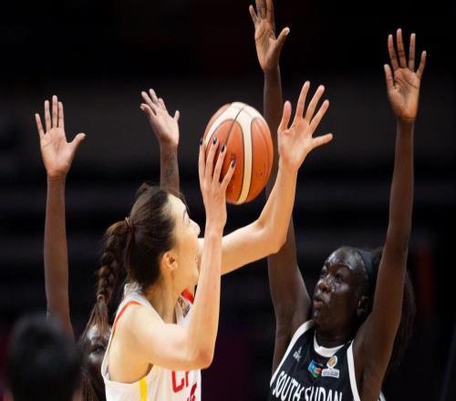 不是王思雨！不是杨舒予！南苏丹女篮主帅赞中国2小将，已是核心