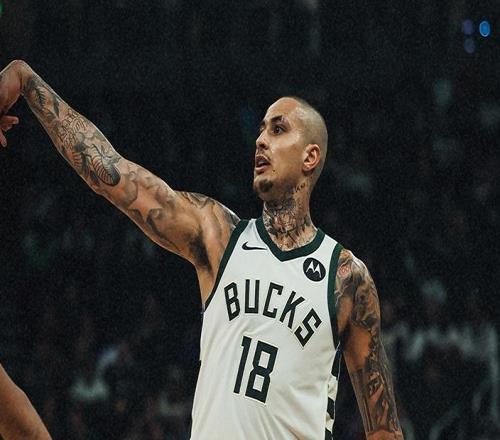 鹰王23+10+12，双枪合砍50分状元郎打铁，老鹰大胜雄鹿豪取9连胜