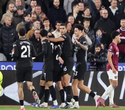 爆冷！瓜迪奥拉不敢相信，曼城翻车：争冠接近破灭，冠军几无悬念