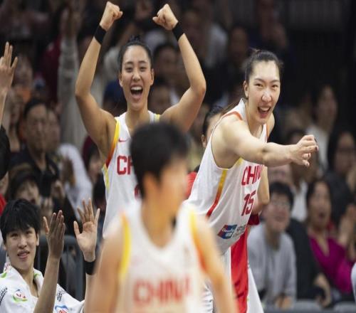 老将王思雨获得全队最高的17分，中国女篮86比76战胜南苏丹队