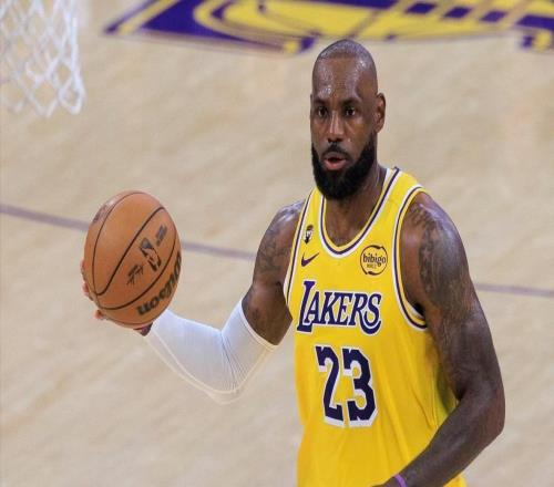 东契奇绝杀拒绝逆转，湖人赢下掘金卡位战，六人功不可没