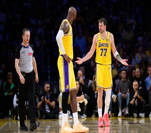 胜掘金豪取5连胜！当41岁詹姆斯拼命防守，这样的湖人西部谁不怕