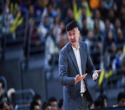 广东宏远16分大败！输给辽宁男篮，崔永熙首秀2分，萨林杰0分