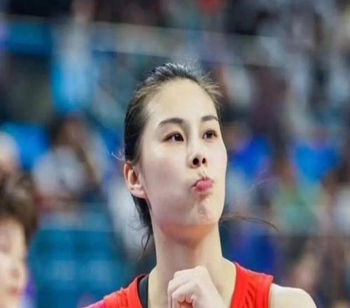 中国队进世界杯！主教练用人昏庸，王思雨成唯一救赎